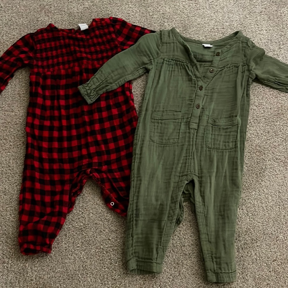 Old Navy Rompers 18-24m